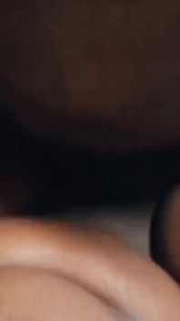 Bušení přítelkyně mého spolubydlícího Phat Ass Ebony Teen Perfektní creampie kundička