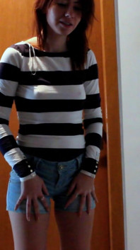 Skinny Redhead Pee in Her Short Jeans
