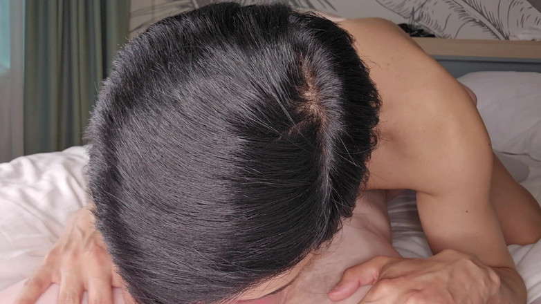 8IncherGinger: 8-дюймовый член монстра с глубокой глоткой по дну