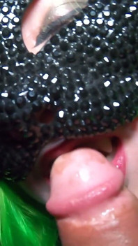 Upíří sexuální monstrum si bere můj penis jako dezert – aby si ho mohl vyhonit