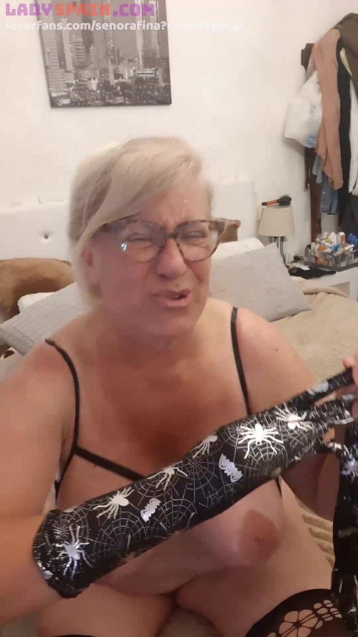 Lady Spain: Naughty Fina Uses Gloves to Touch Herself