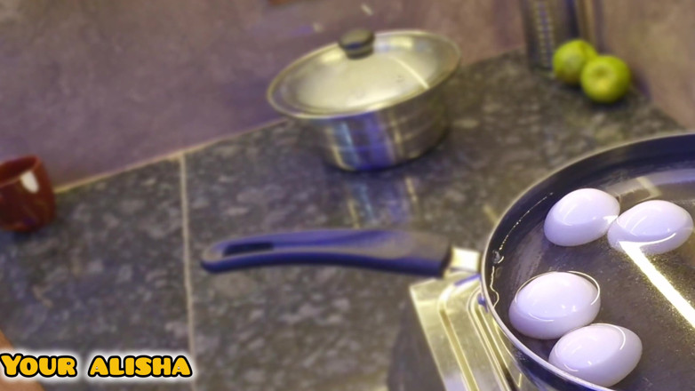 Your Alisha: L'amica sorellastra calda viene scopata dal fratellastro arrapato