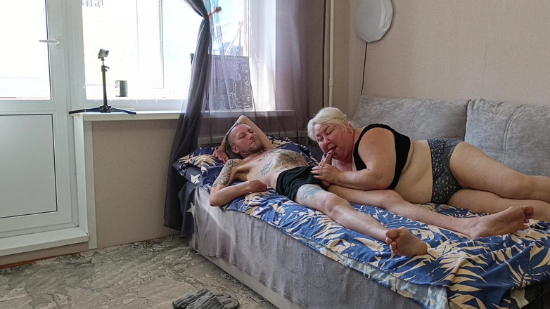 Zona901: Morgonen började med en avsugning och fyllde min styvmors mun...