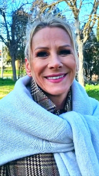 Glamorös MILf Victoria längtar efter hård sex