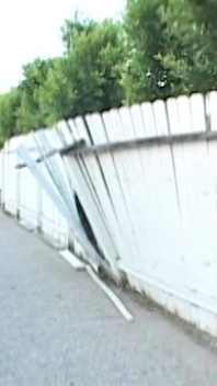 Блондинку милашку зупиняють на вулиці і трахають з хлопцем з морозива.