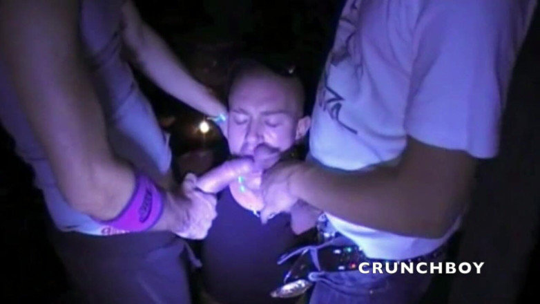 Crunch Boy: Muscle bottom frucked by straight arab in discret basement