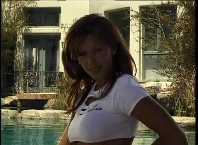 Vintage Usa: Muscle guy loves the pussy in the garden