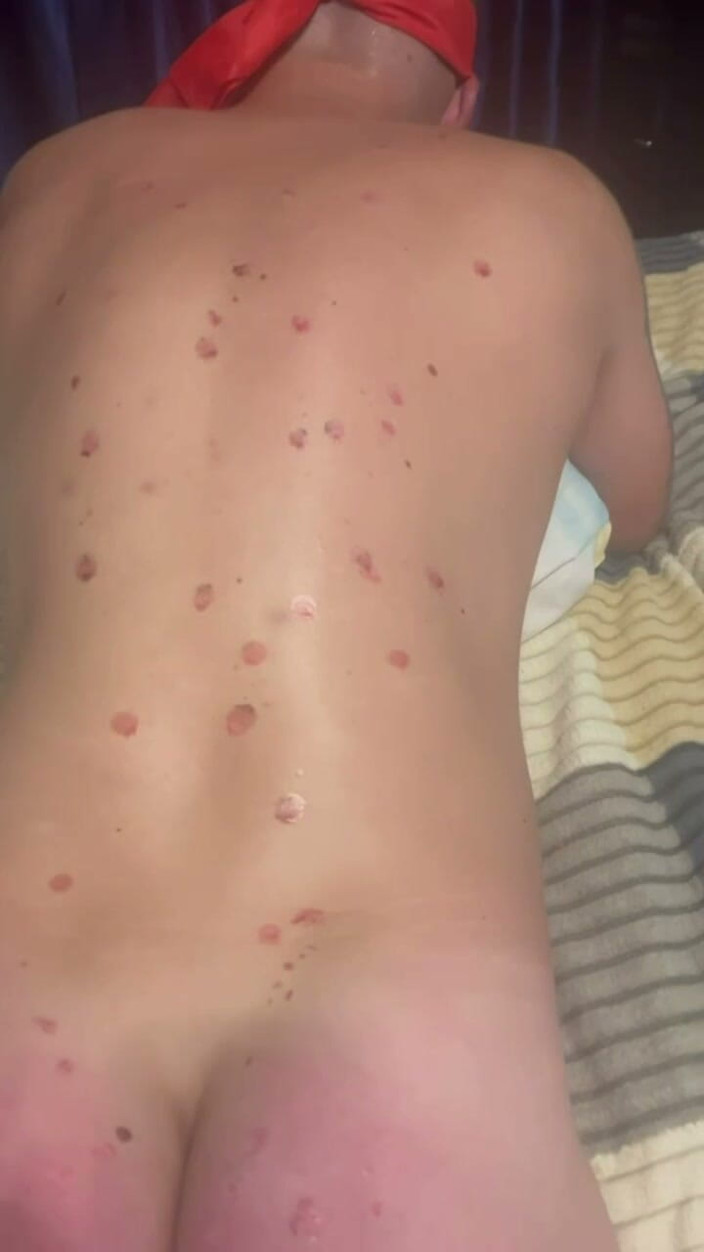 hot_bears_rus: Fucked My Ass with a Carrot