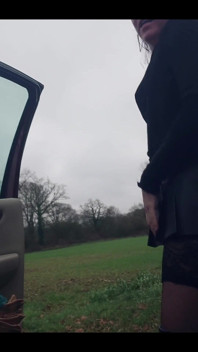 Showing Pussy to Taxi Driver