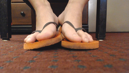Abby Anna: Abby's feet flip-flop closeups