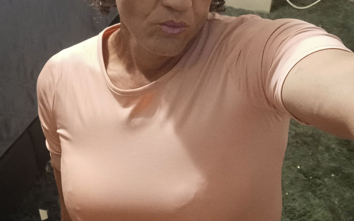 AnalAndrea: grandi tette sissy dildo ancora più grande