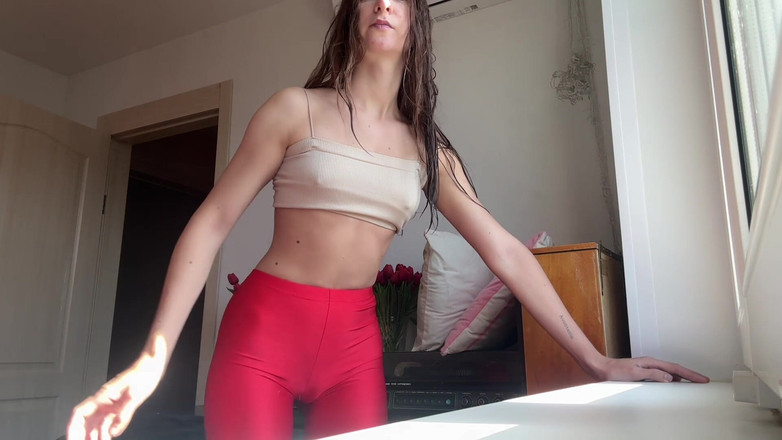 Skinny_lady69: Dehnen in neuen roten leggings