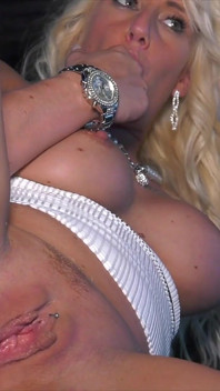 Loira MILF com Meatyt Pussy 6029 1