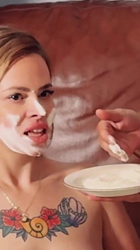 Cream Pie för förlorarutmaningen Punichement