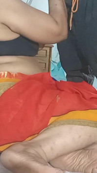 Heet Desi Indisch koppel volledige naakte hardcore seks in de kamer