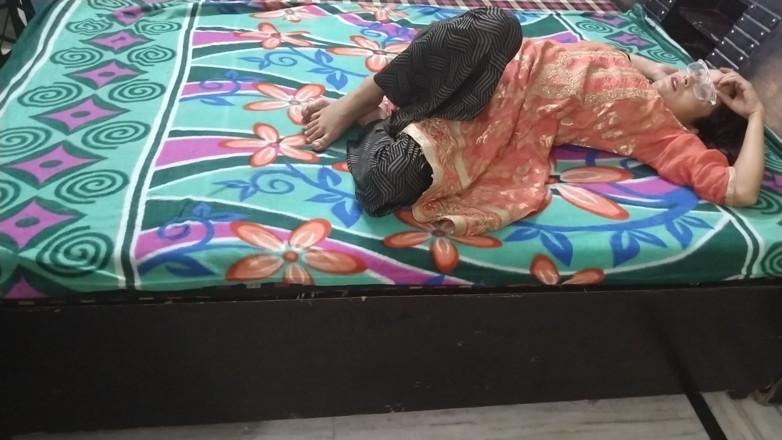 Indian Muslim Couple: Indian Couple Passionate Reunion Kisses, Cuddles &amp; Endless Affection