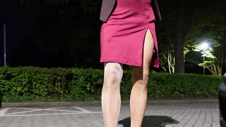 Loreleyadd: Ma Robe Rouge Et Mes Collants Brillants Sont Partout Pissés