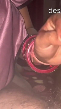 Bhabhi desi India memberikan blowjob terbaik
