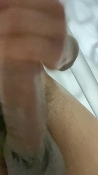 Awek kencing mengusap zakar besar dengan pancutan mani