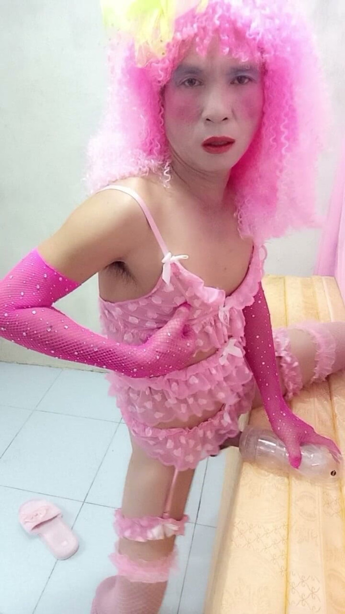 nguyen dang thien tri: Oanh Le Transgender Wearing Sexy Lingerie Playing Synthesis