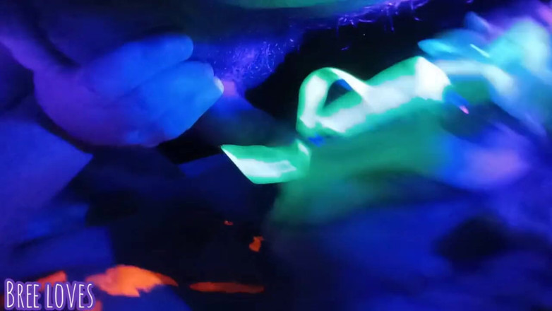 Bree Loves: Neon party ends with a blowjob
