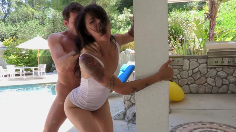 Leon Lambert Girls Twerk Parties CFNM: Ex-Beauty Queen Hot Brunette MILF rides a big fat cock...