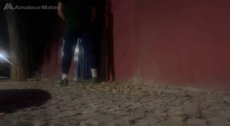 AmateurMates: Возбужденные Пареньки Встречаются На Улице В Любительском Видео