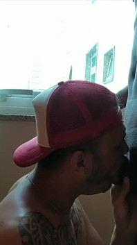 Barebakc B est un ami latino baisé
