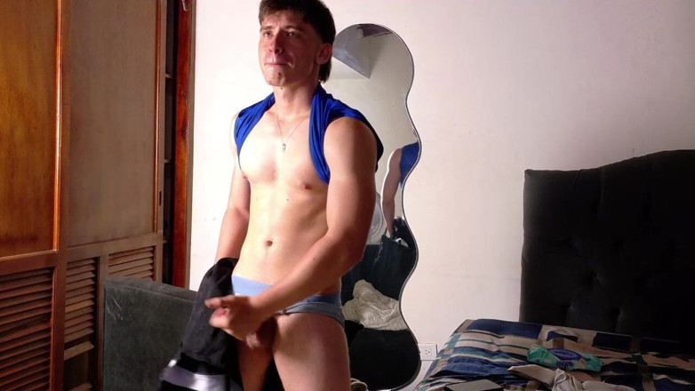 Icyhot707: Lelaki Sporty Menarik Zakar Secara Peribadi