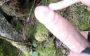 Arg B dick: विशाल लंड वाली कामुक शौकिया झाड़ी में हस्तमैथुन करती है और धीरे-धीरे वीर्य निकालती है
