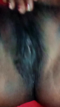 Bhabhi yang tidak berpuas hati menunjukkan pepek
