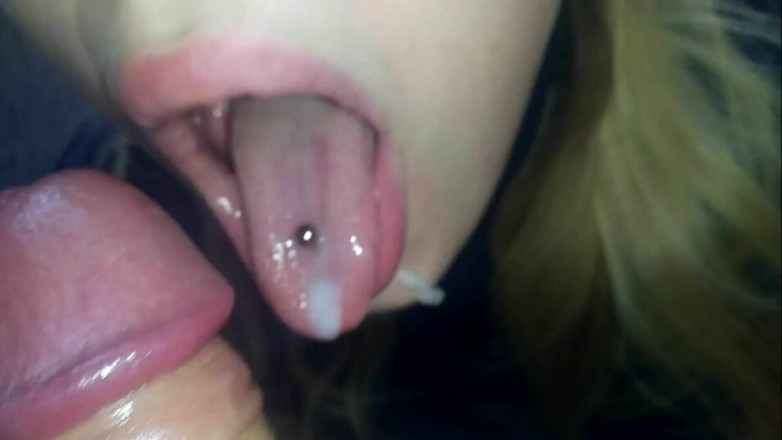 Sweet Hot mouth: Succhiando dolcemente il suo grosso cazzo la mia gola sta...