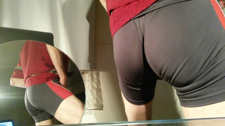 GayNeuligTabulos: Hot and Naked in Front of the Cam