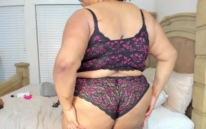 Josie4yourpleasure: Yayın 02/04/2023 02:59 Hai'de başladı. Cumanız kutlu olsun. Bir sürü amcık oyunu....