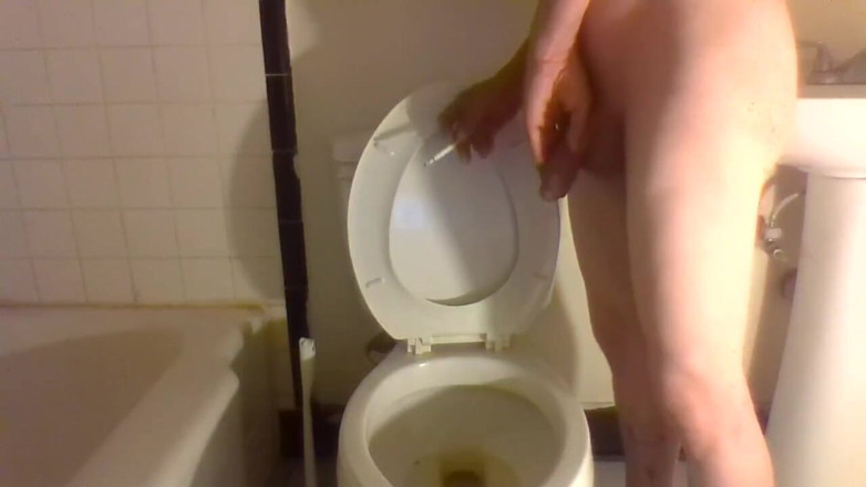LilTaste: Urinando no fanclub video do mês (ffvotm); Vídeo bônus janeiro 2023