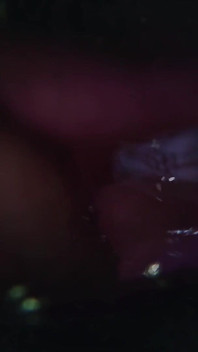 B021 la tettona gigantessa scopa e scoreggia uomo seduto si è shrunk e trapanata nella vagina della donna che ingoia versione completa