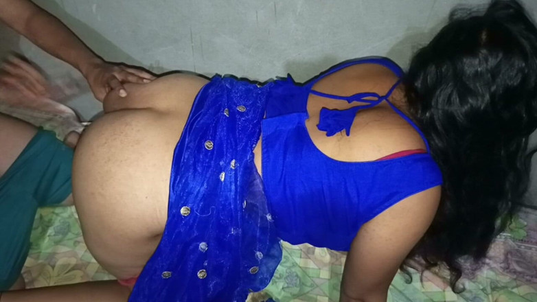 Savita5343: Saya memakai saree kali pertama dan abang tiri mengongkek saya...