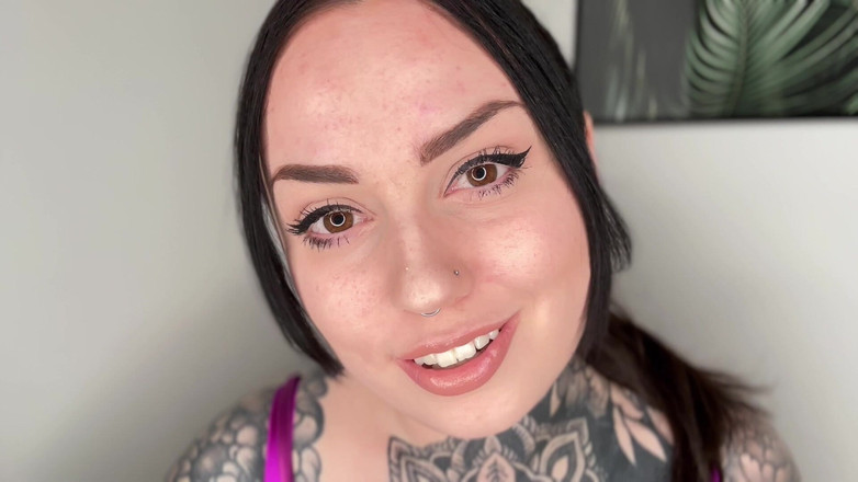 Miss Valentina: Зоровий контакт заворожує