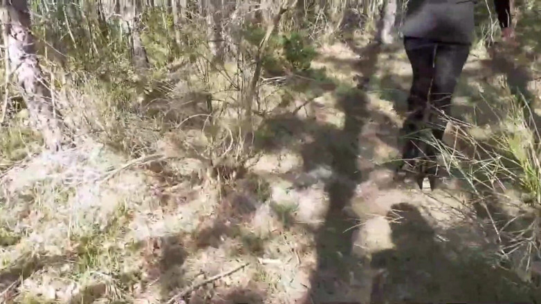 LauraOnHeels: 熟女はパンストとハイヒールを履いて歩きます