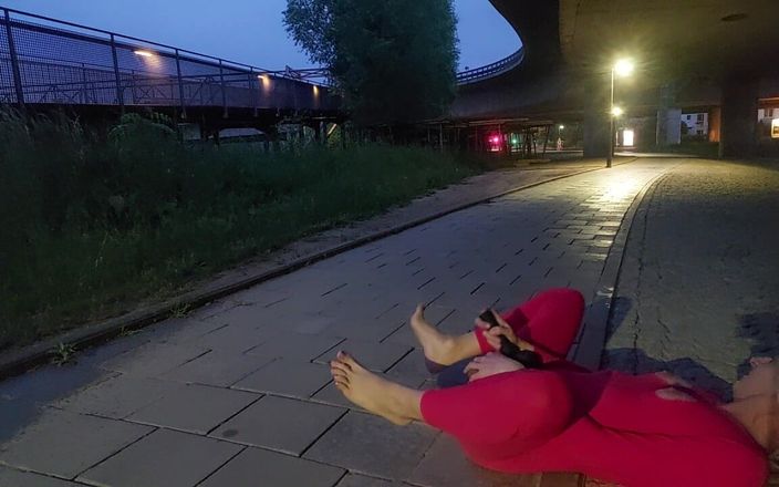 sweetfeet29: Väntar på någon