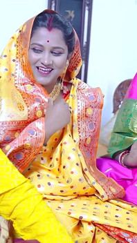 Desi Napalony Indyjski Three Bhabhi chce się fucked przez ich Dewar Jak Grupowy Seks Bhabhi 's Party (Hindi Audio)
