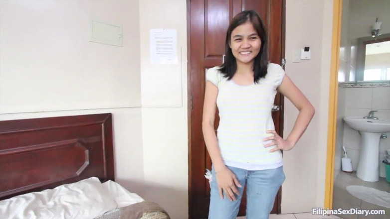 Sex Diary: Minúscula Pinay cheia de bolhas de porra