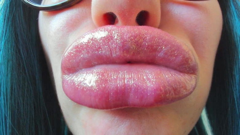 Rarible Diamond: Glanzende lippen van dichtbij bespringen