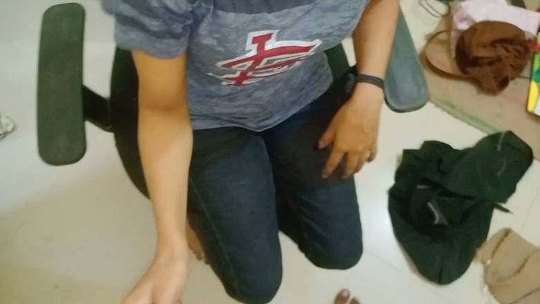 NikiRathod: 彼女はフェラチオが大好きで、私もそうです
