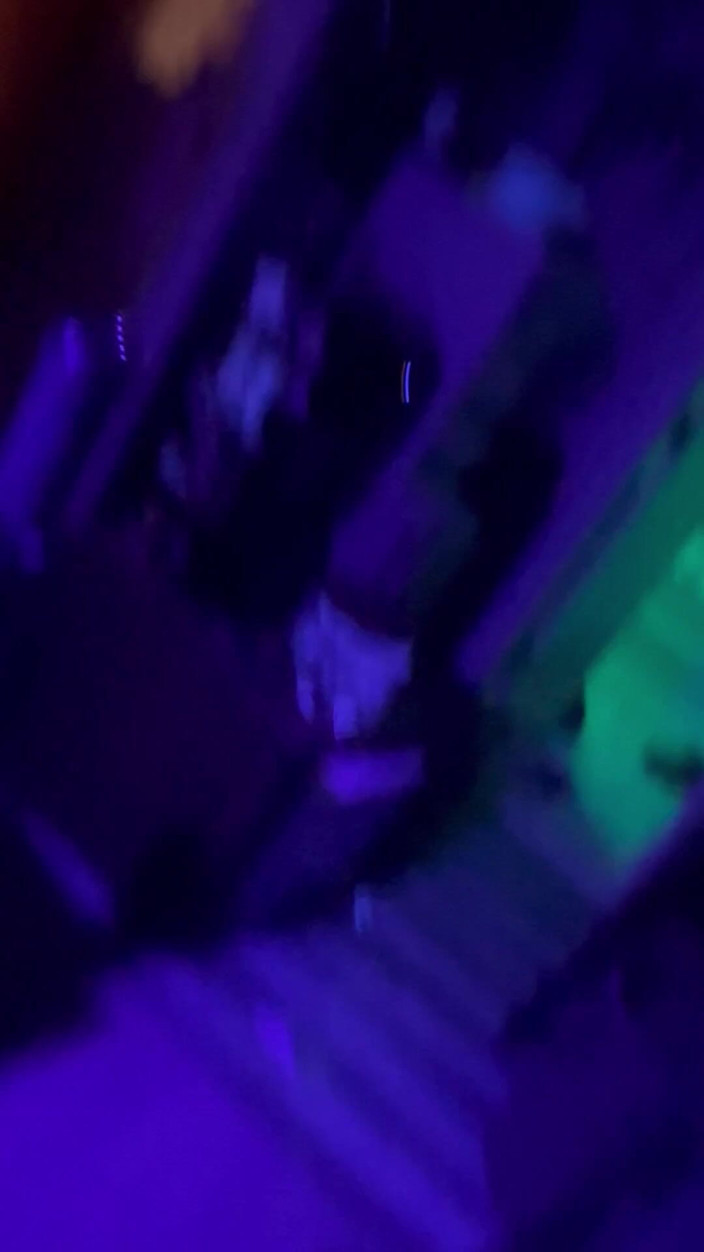 Zoey Portland: Zoey Portland Dostane velký penis dozadu v klubu