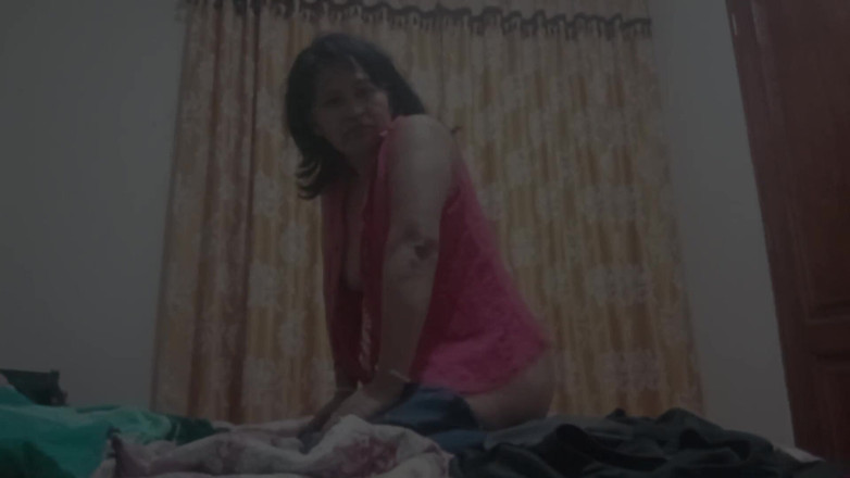Moo DBOXXX: Merobek dubur isteri awak, seperti yang sepatutnya, ibu mertua saya...