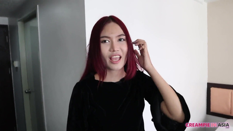 Creampie In Asia: 她的阴户适合我的鸡巴