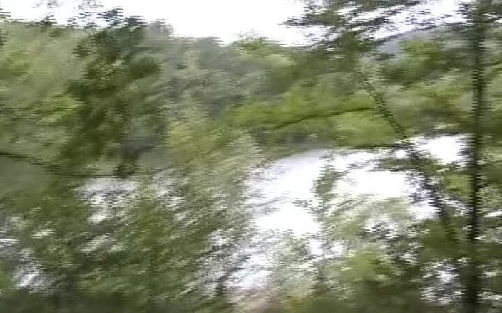 Porno kino: Em gái nghiệp dư người Đức bú một con cặc ngoài...