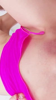 Lelaki creampies pepek bercukur awek Jepunnya selepas mengongkeknya dalam banyak posisi