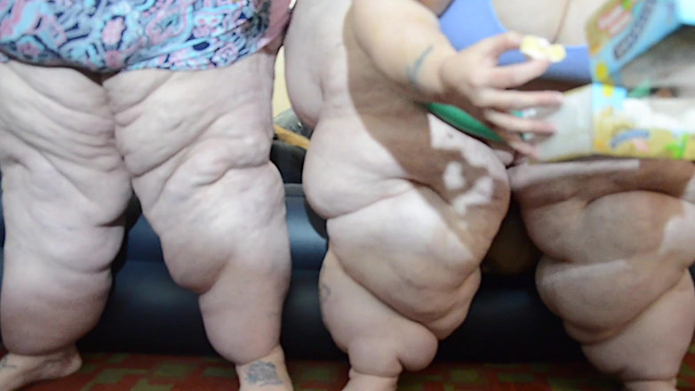 Full Weight Productions: Chips, donuts, &amp; big ass facesitting!